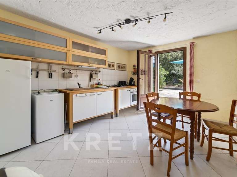 Maison Lagnes - 5 chambres - 256m²