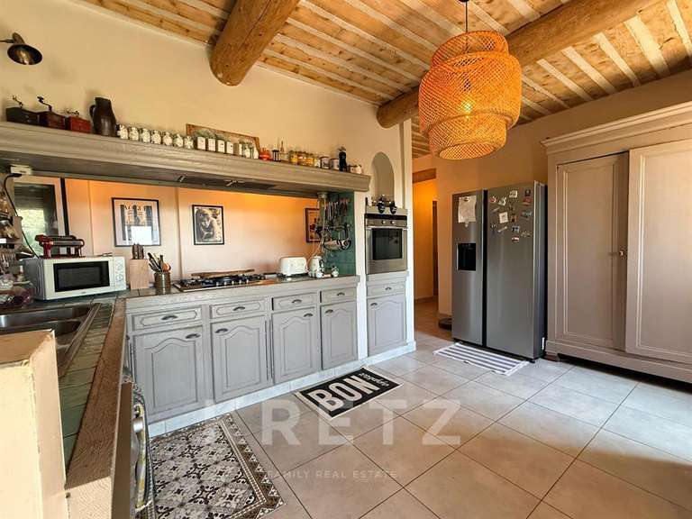 Maison Lagnes - 5 chambres - 256m²