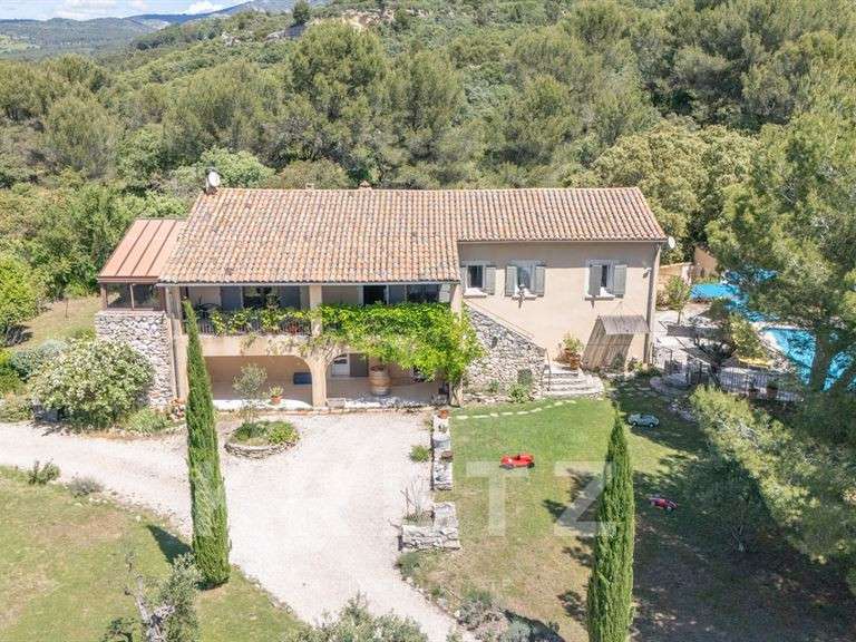 Maison Lagnes - 5 chambres - 256m²