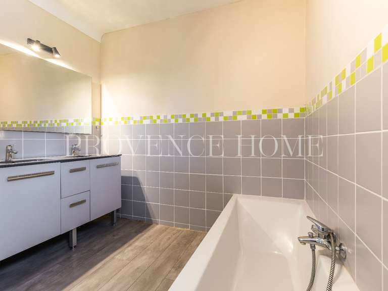 Maison Lagnes - 3 chambres - 115m²