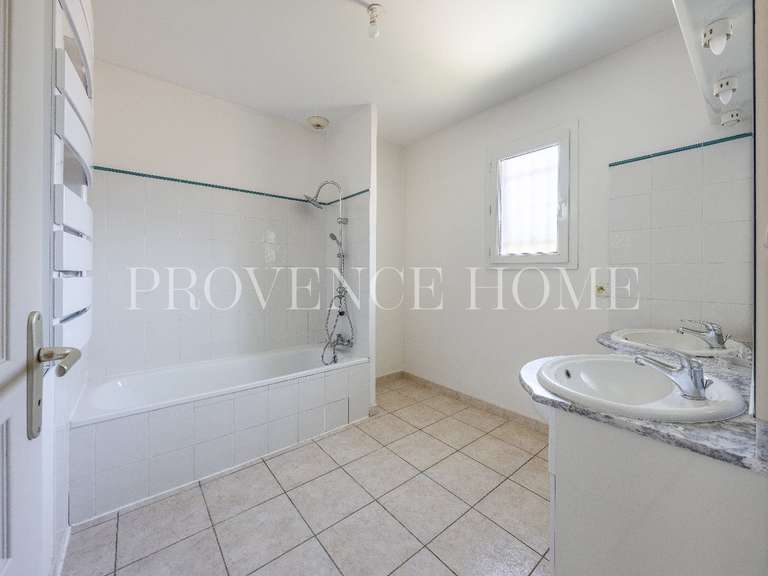 Maison Lagnes - 3 chambres - 127m²