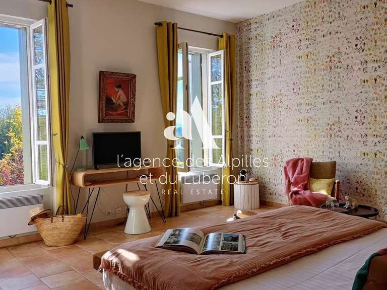 Propriété Lagnes - 13 chambres - 850m²