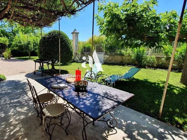 Propriété Lagnes - 13 chambres - 850m²