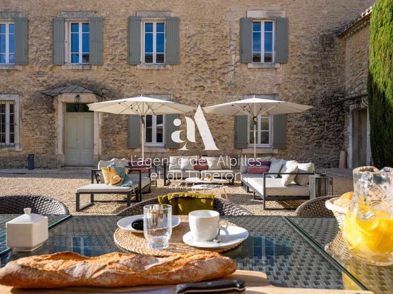 Propriété Lagnes - 13 chambres - 850m²