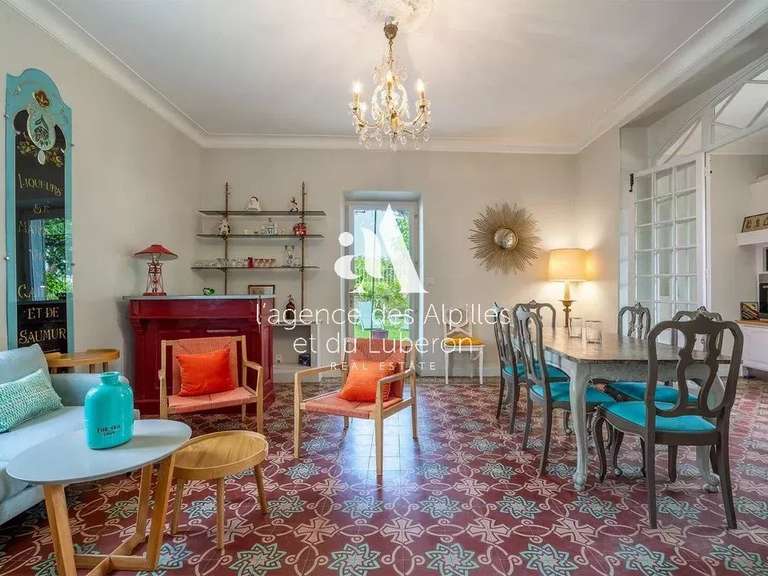 Propriété Lagnes - 13 chambres - 850m²