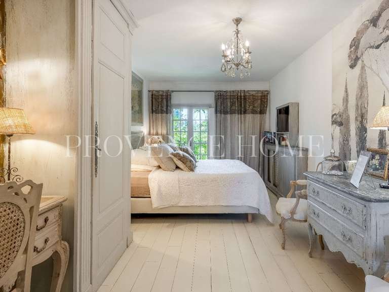 Propriété Lagnes - 10 chambres - 450m²