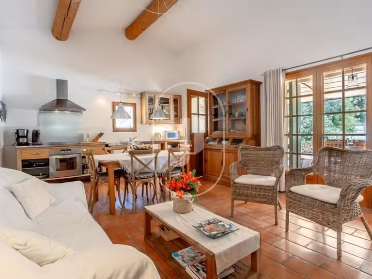 Villa Lagnes - 7 chambres - 261m²