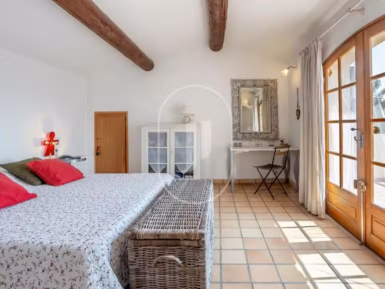 Villa Lagnes - 7 chambres - 261m²