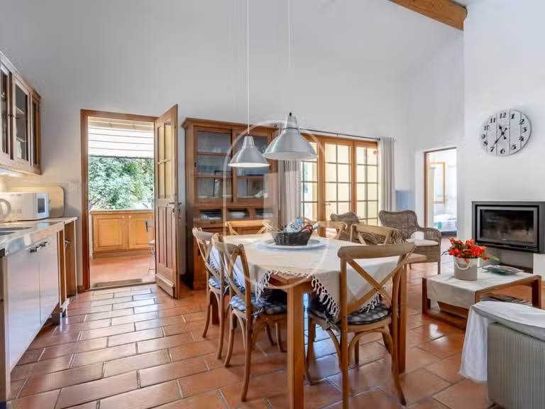 Villa Lagnes - 7 chambres - 261m²