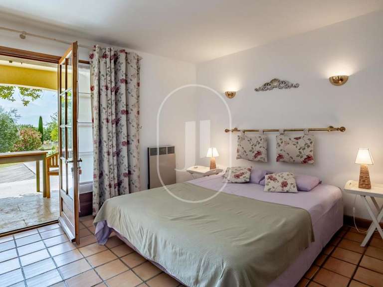 Villa Lagnes - 7 bedrooms - 261m²