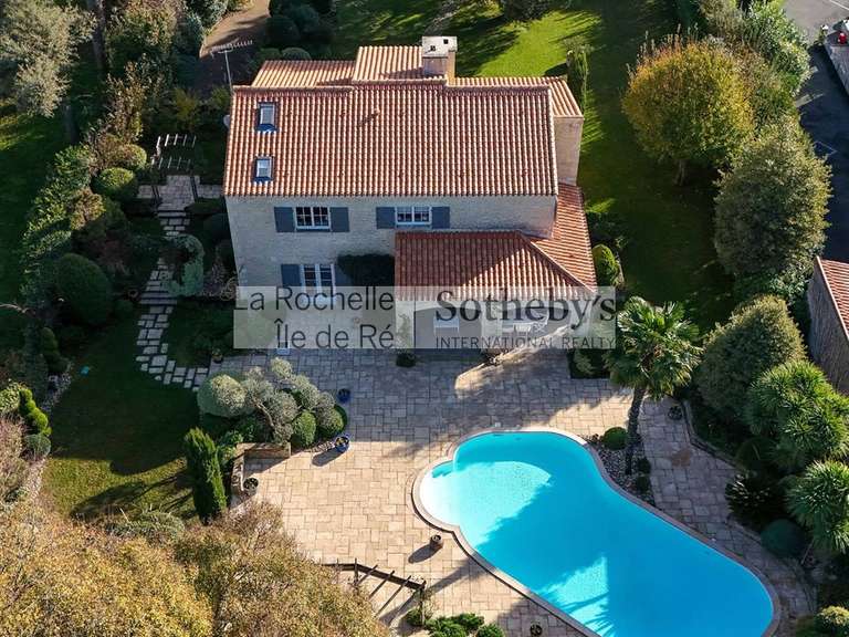 House Lagord - 5 bedrooms - 217m²