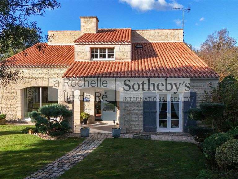 House Lagord - 5 bedrooms - 217m²