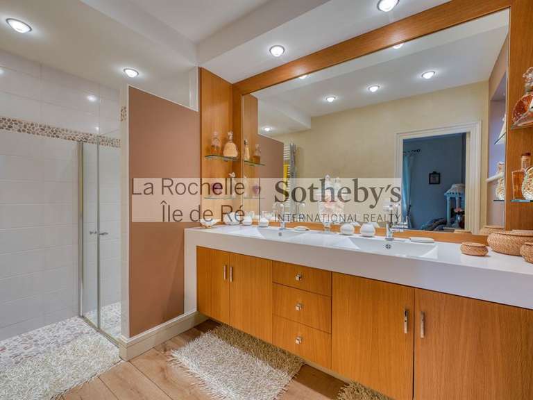 House Lagord - 5 bedrooms - 217m²