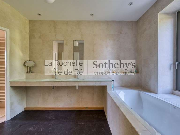 Maison Lagord - 4 chambres - 338m²