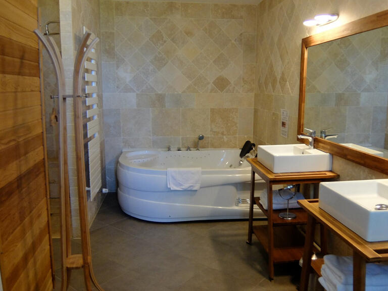 Propriété Lagraulet-du-Gers - 8 chambres - 576m²