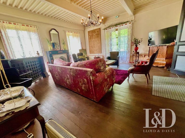 Château Lamastre - 19 chambres - 1000m²