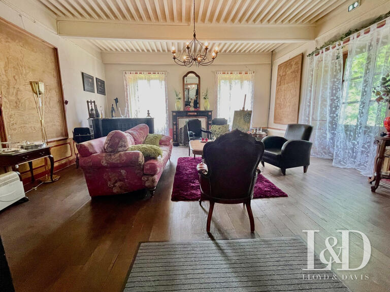 Château Lamastre - 19 chambres - 1000m²