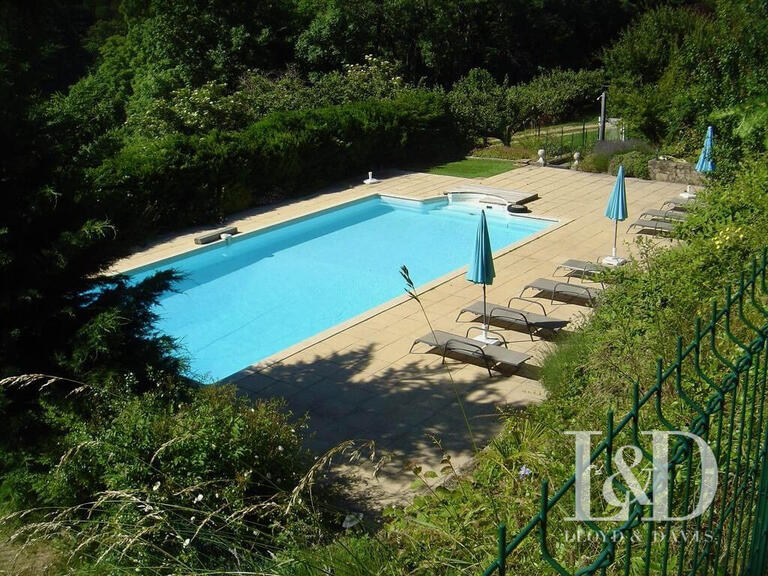 Château Lamastre - 19 chambres - 1000m²
