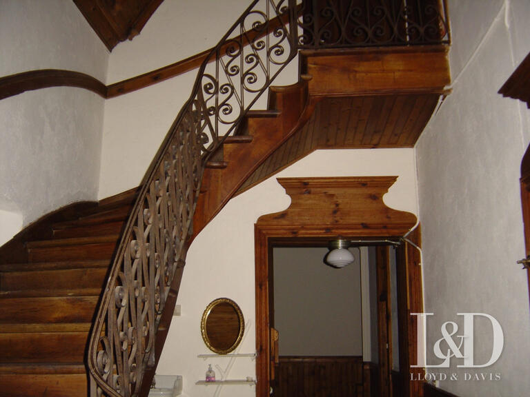 Château Lamastre - 19 chambres - 1000m²