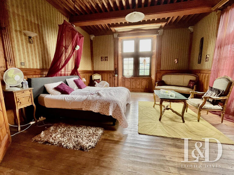 Château Lamastre - 19 chambres - 1000m²