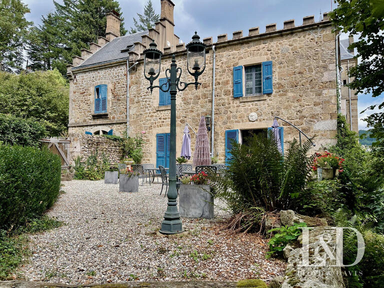 Château Lamastre - 19 chambres - 1000m²