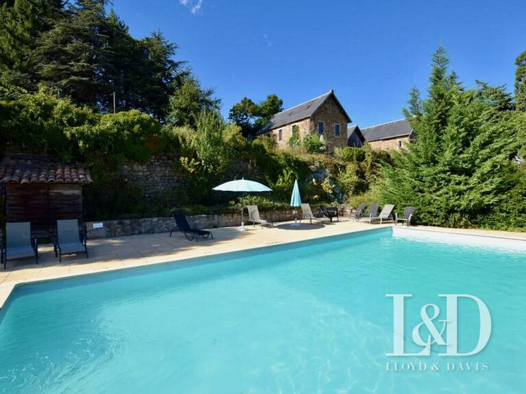 Château Lamastre - 19 chambres - 1000m²
