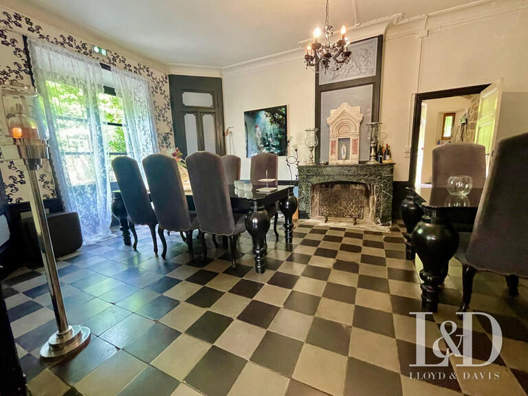Château Lamastre - 19 chambres - 1000m²