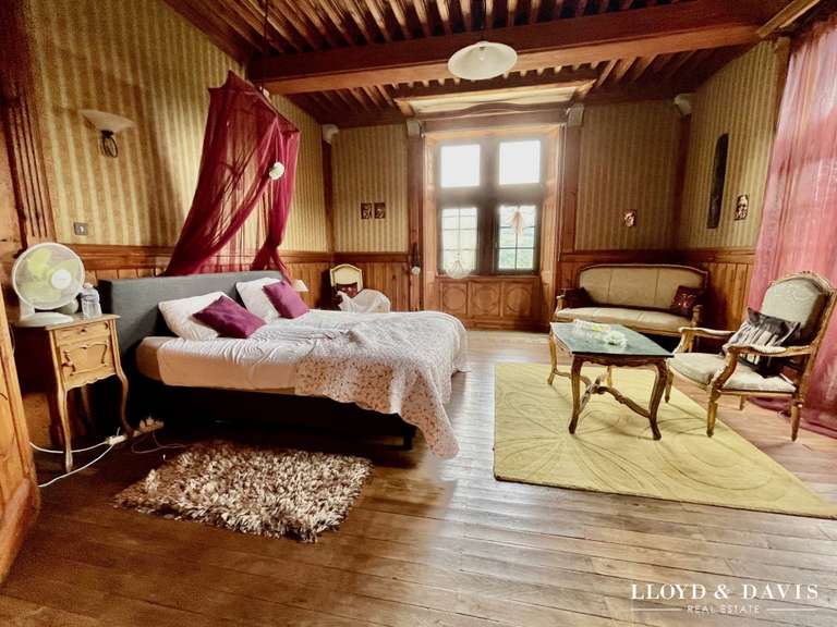 Château Lamastre - 19 chambres - 1000m²