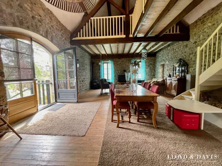 Château Lamastre - 19 chambres - 1000m²