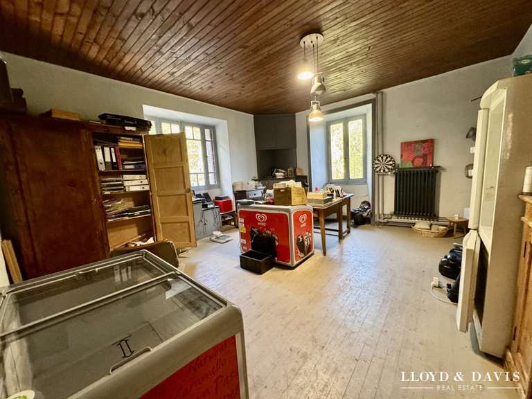 Maison Lamastre - 30 chambres - 1490m²