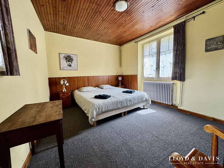 Maison Lamastre - 30 chambres - 1490m²