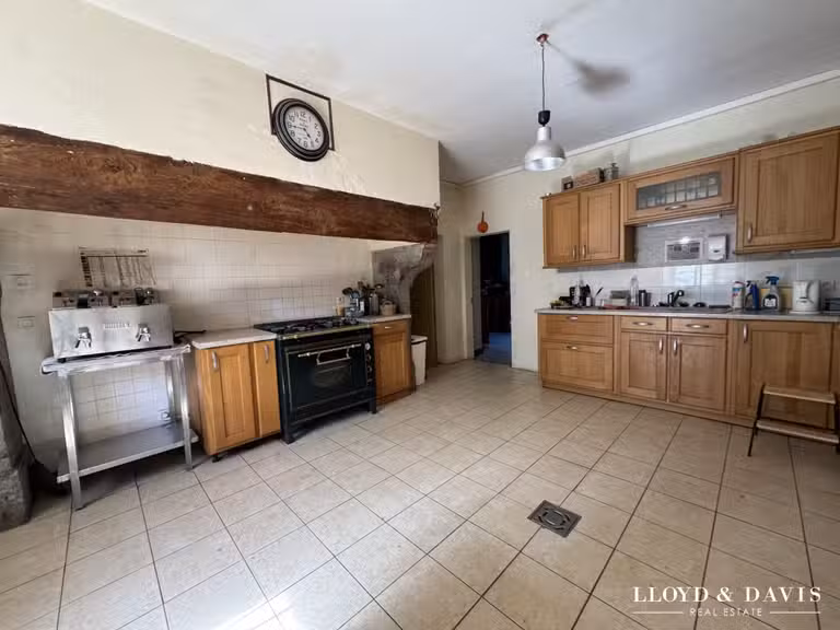 Maison Lamastre - 30 chambres - 1490m²