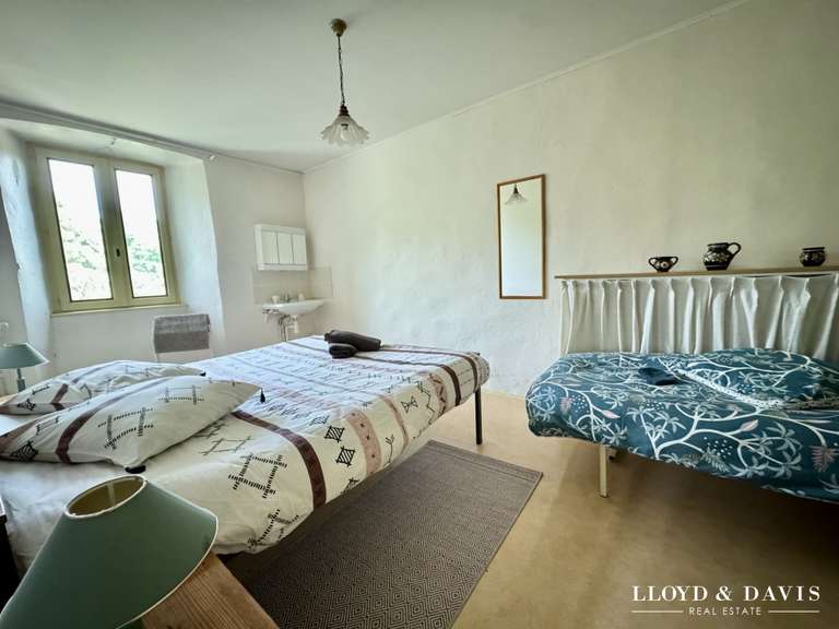 Maison Lamastre - 30 chambres - 1490m²