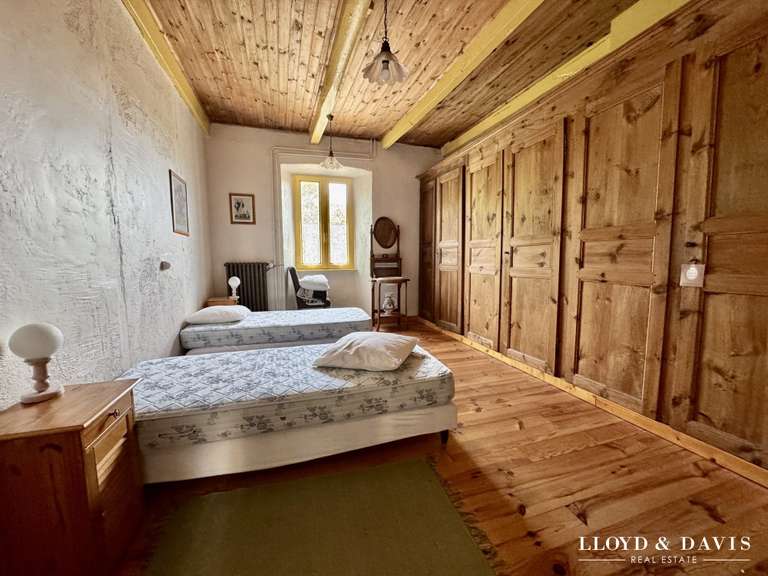 Maison Lamastre - 30 chambres - 1490m²