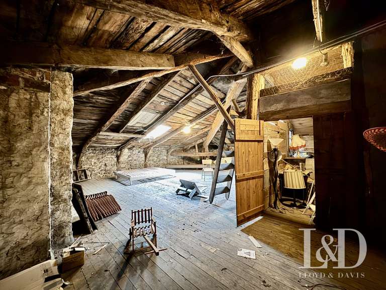 House Lamastre - 30 bedrooms - 1490m²