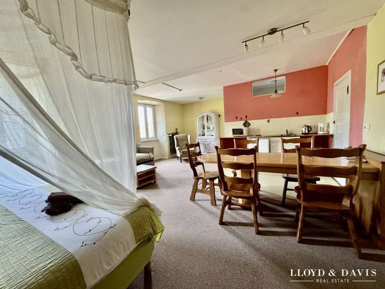 Maison Lamastre - 30 chambres - 1490m²