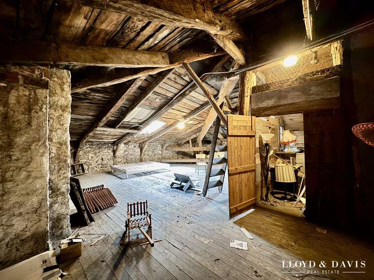 Maison Lamastre - 30 chambres - 1490m²