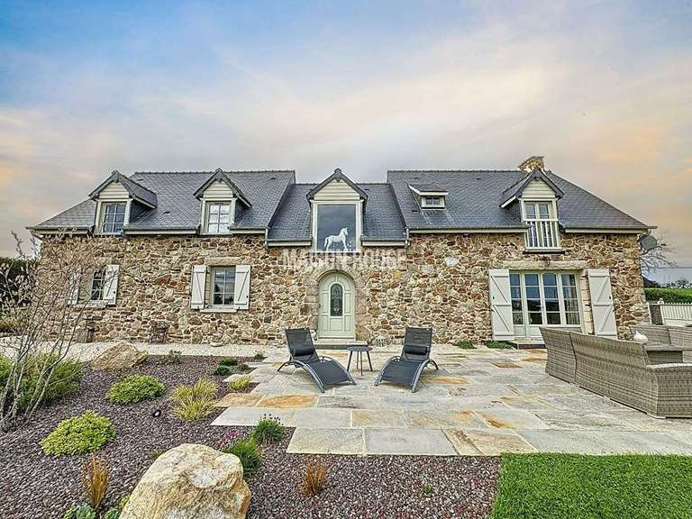 House Lamballe-Armor - 5 bedrooms