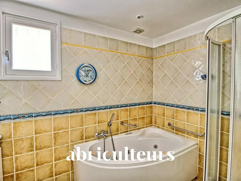 Maison Lambesc - 4 chambres - 155m²