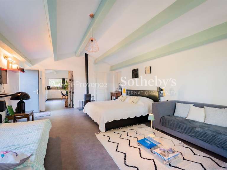 Maison Lambesc - 4 chambres - 246m²