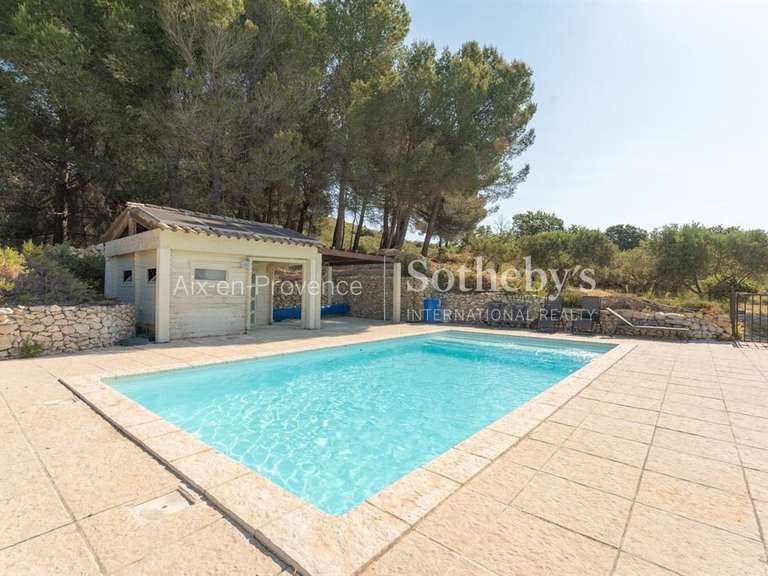 Maison Lambesc - 4 chambres - 246m²