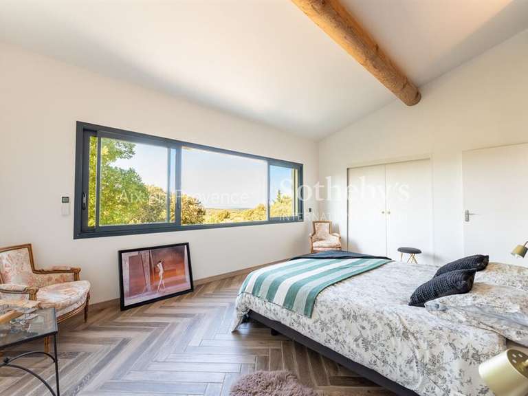 Maison Lambesc - 4 chambres - 246m²