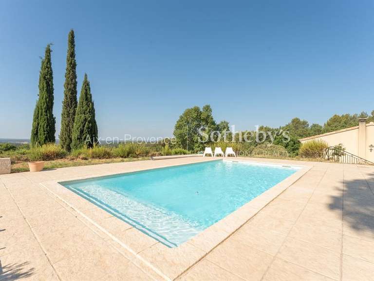 Maison Lambesc - 4 chambres - 246m²