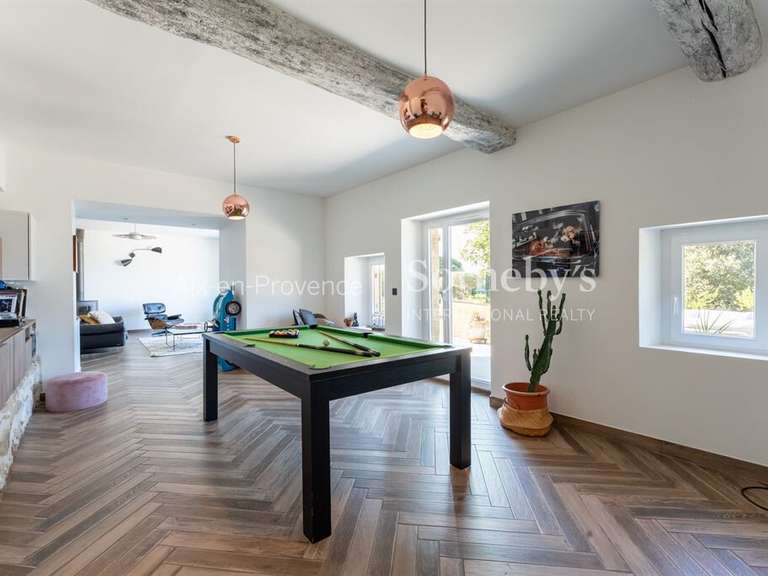 Maison Lambesc - 4 chambres - 246m²