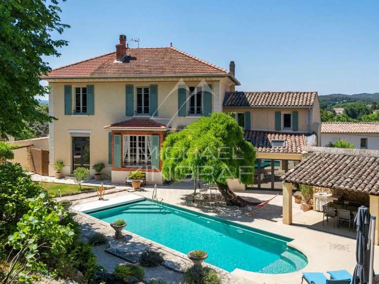 Maison Lambesc - 6 chambres - 260m²