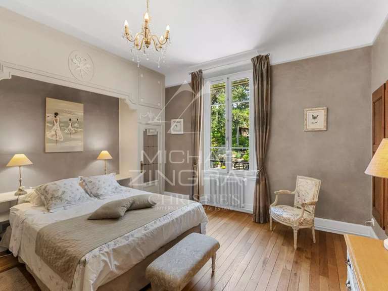 Maison Lambesc - 6 chambres - 260m²