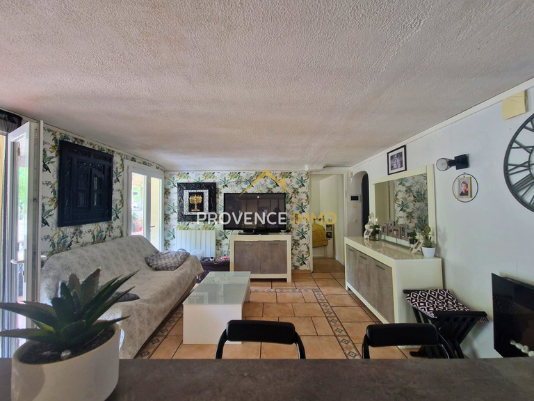 House Lambesc - 8 bedrooms - 200m²