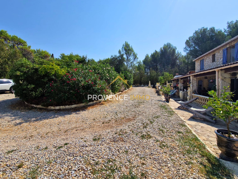 House Lambesc - 8 bedrooms - 200m²