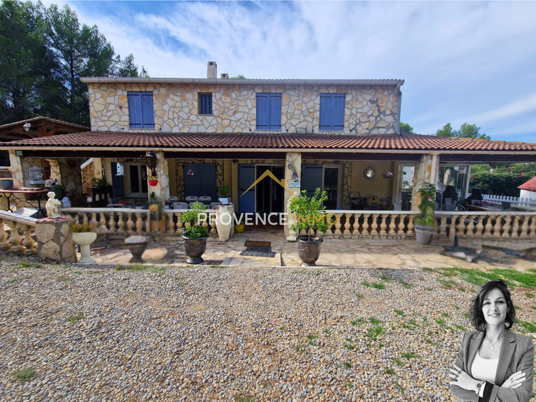 House Lambesc - 8 bedrooms - 200m²