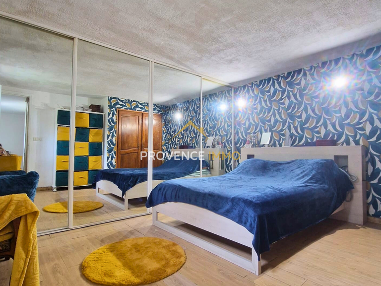 House Lambesc - 8 bedrooms - 200m²